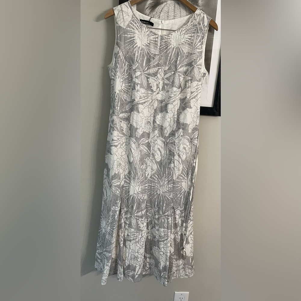 Bianca women. Bianca gray and white sleeveless midi dress size 14 new WT